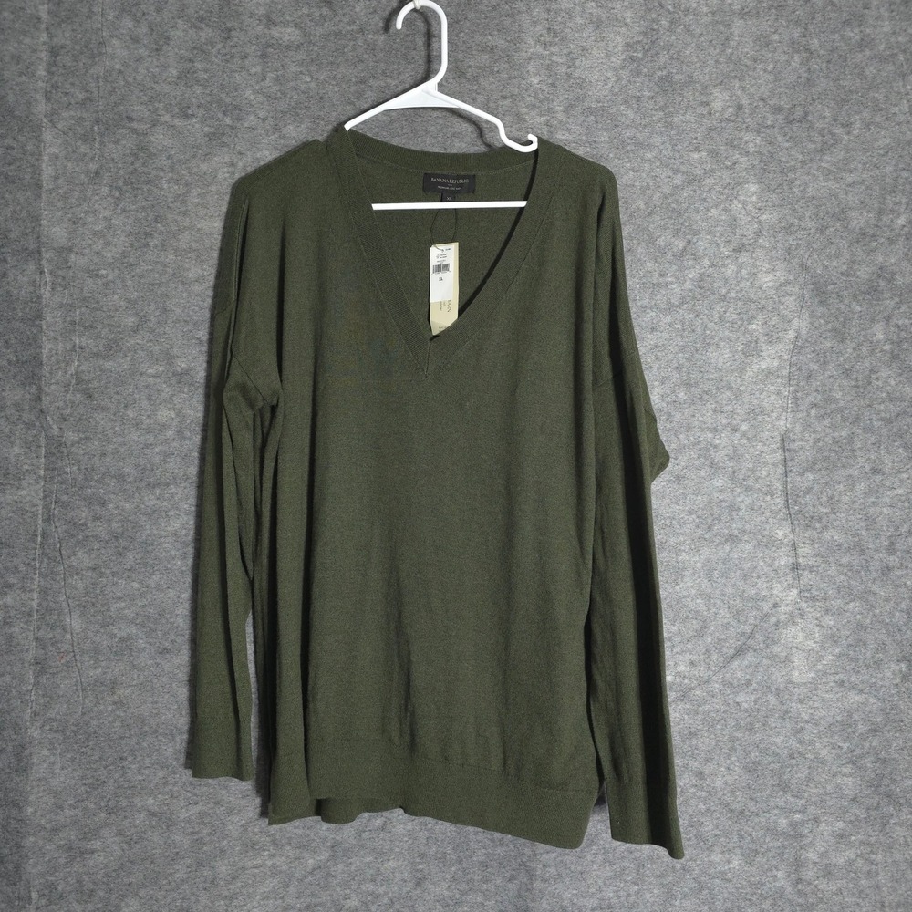 Banana Republic V Neck Sweater Mens XL Olive Green Luxe Yarn Pullover Knit Soft